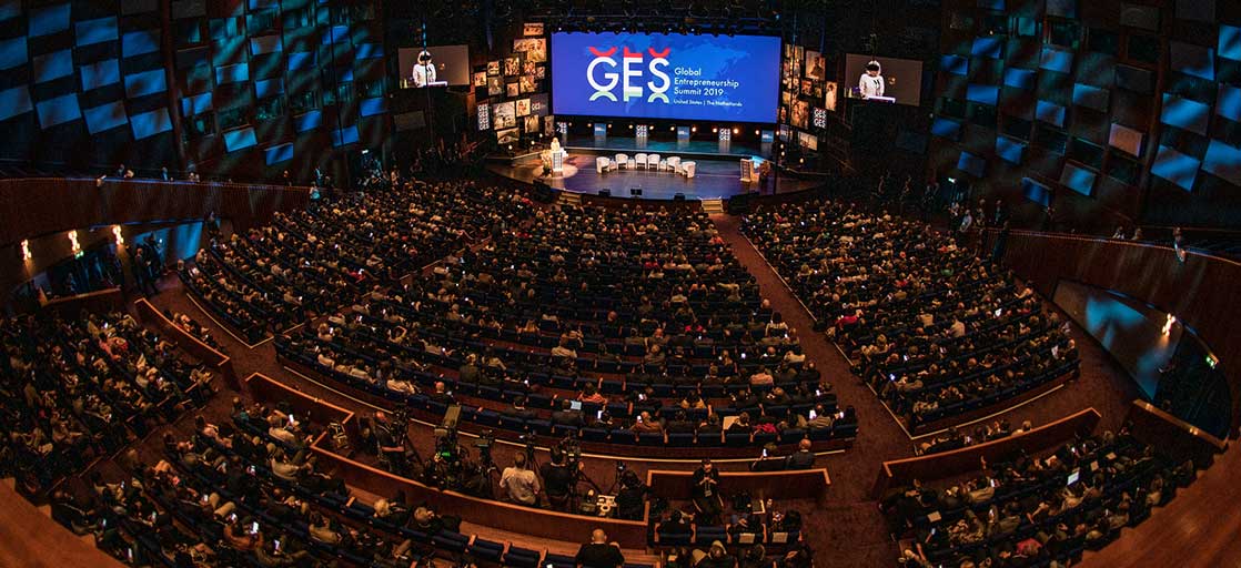 réunir de 100 à 13 000 personnes dans nos auditoriums